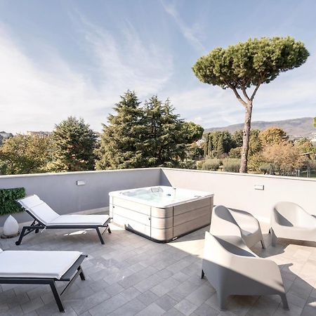Luxury - Jacuzzi Apartments Near Rome Веллетри Экстерьер фото