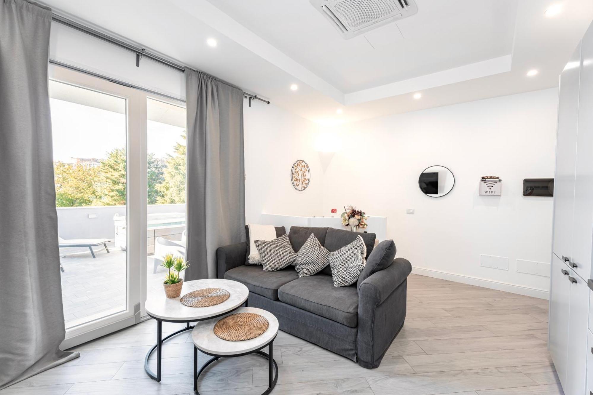 Luxury - Jacuzzi Apartments Near Rome Веллетри Экстерьер фото