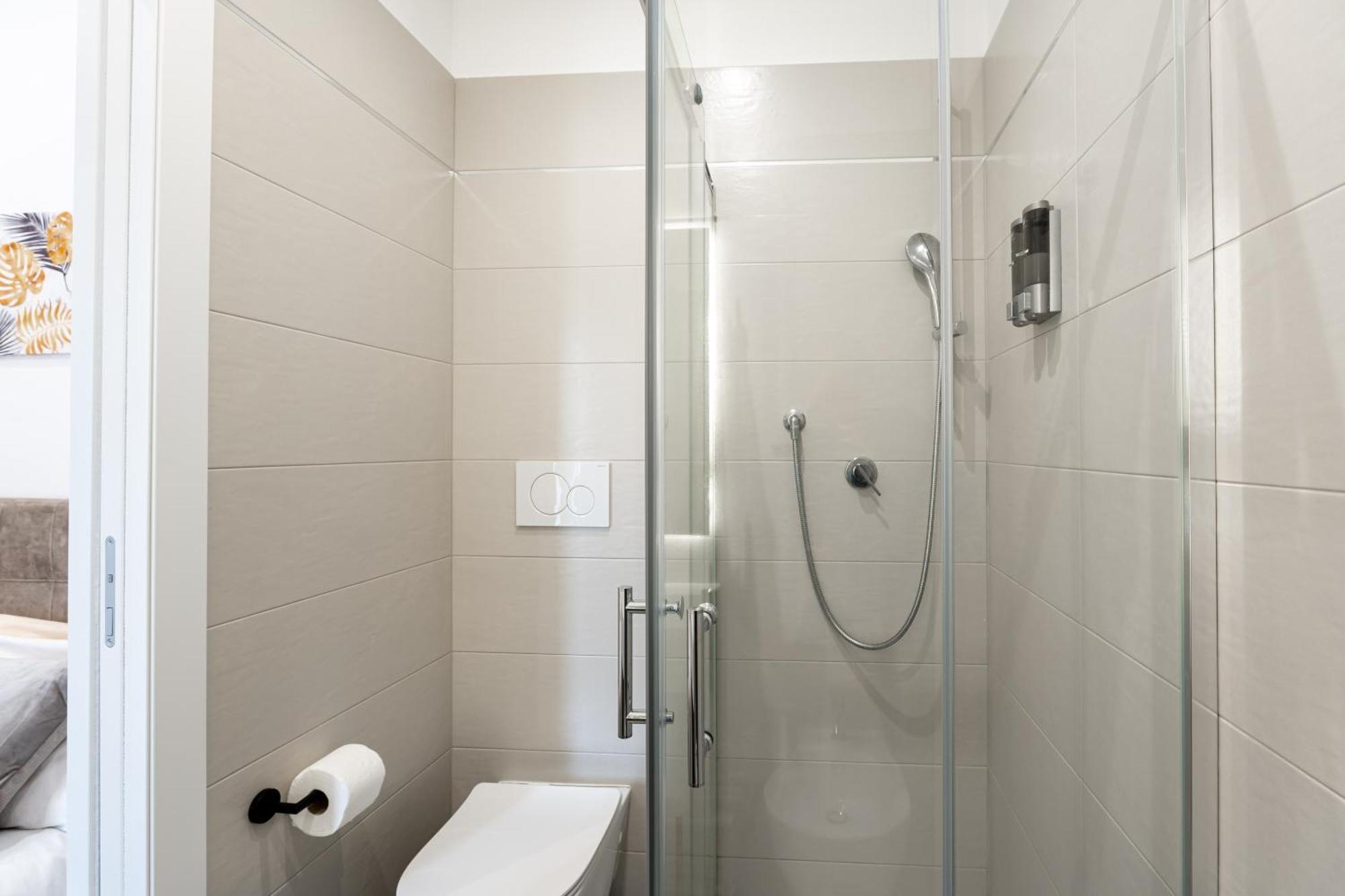Luxury - Jacuzzi Apartments Near Rome Веллетри Экстерьер фото