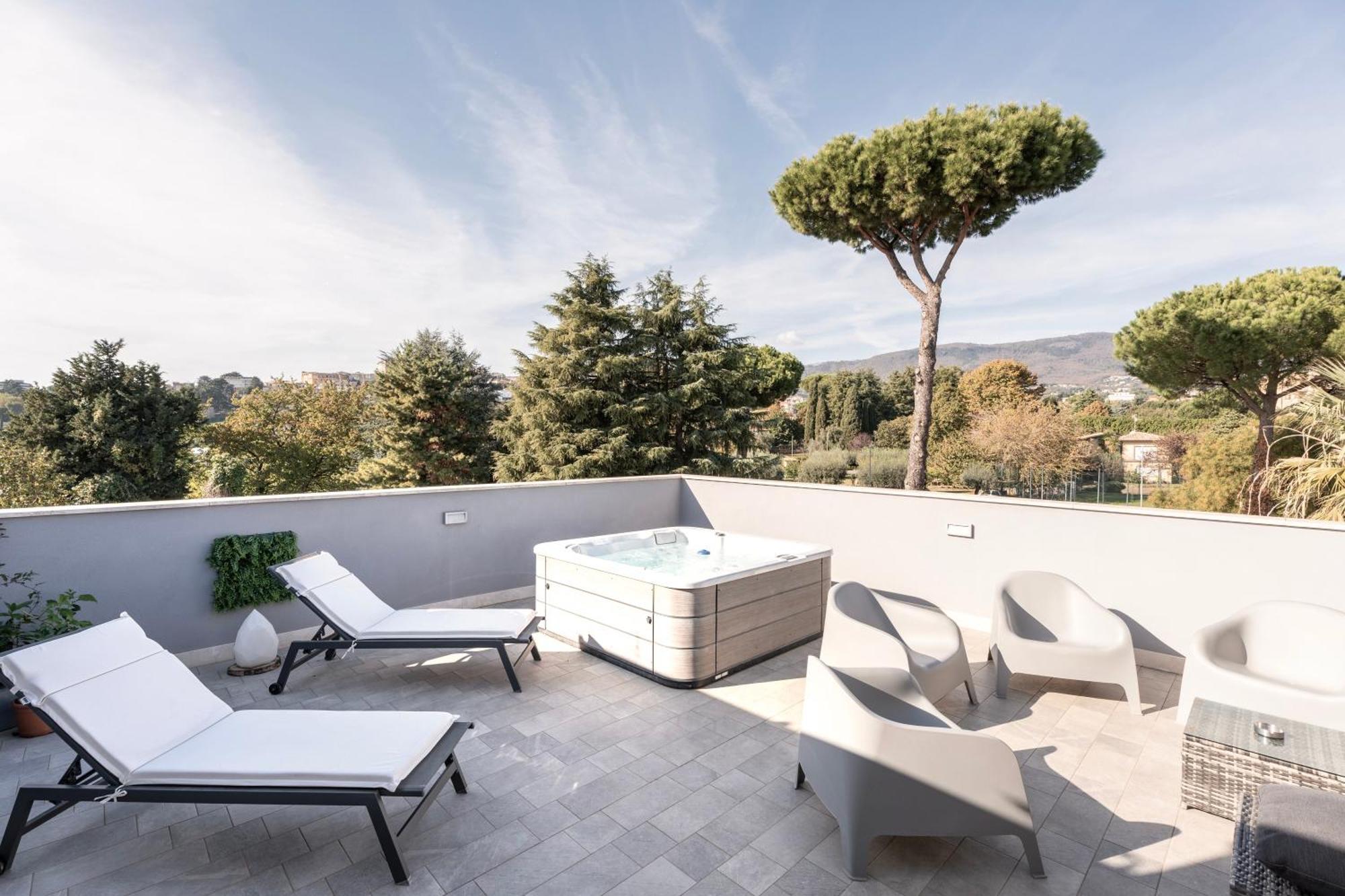 Luxury - Jacuzzi Apartments Near Rome Веллетри Экстерьер фото